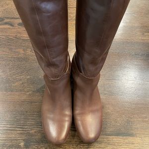Warm lined leather boot